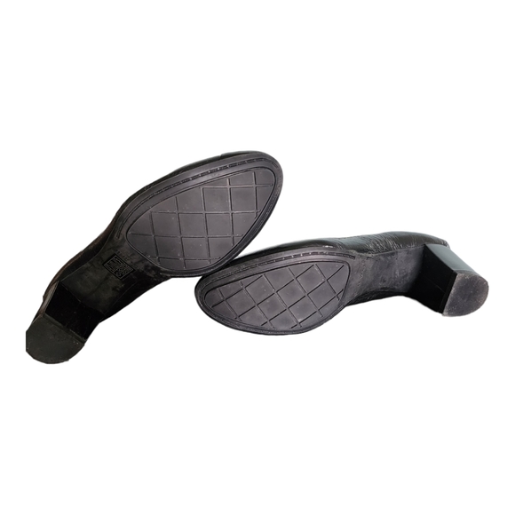 Nine West Black Leather stretchable size 7 pumps - Picture 3 of 4